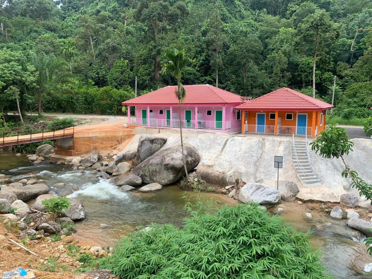Chalet Latip D'Ayer Itam Hotel Kampong Ayer Hitam  Esterno foto